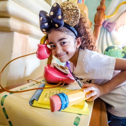 アトリエ　エピカ/清水　一哉が出張撮影したウォルトディズニーワールド, ショルダー, 植物などが写った「遊園地の冒険！」の家族写真