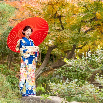 合同会社優希photoが出張撮影した成人式, 落葉, 着物が写った成人式撮影の写真