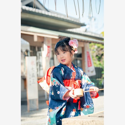 この写真は、出張撮影(家族写真(キッズ,ベビーフォト))のアルバム「北区　七五三」にある写真の1枚で、家族写真(キッズ,ベビーフォト)などが写っています。<br>「北区　七五三」では他にも:albumPhotoCount枚の家族写真を見ることができます。撮影者は戸澤麻衣です。カメラマンのプロフィールページで、家族写真(キッズ,ベビーフォト)撮影の口コミやおすすめコメントを見ることができます。
