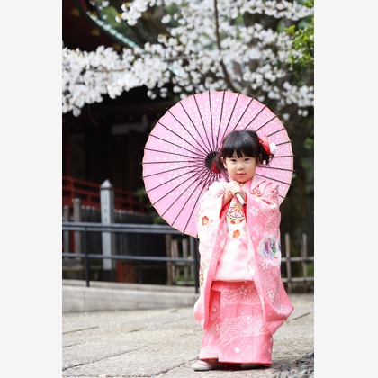 A-Studioが出張撮影した幸福, 着物, 伝統などが写った「七五三出張撮影」の家族写真