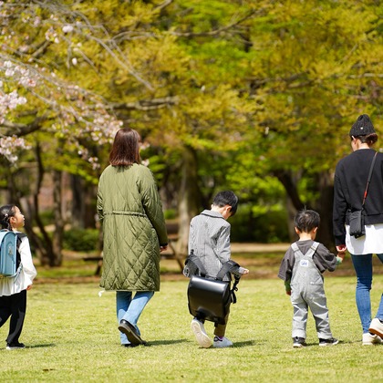 スタジオ　まるが出張撮影した「小学1年生進級フォト」の家族写真