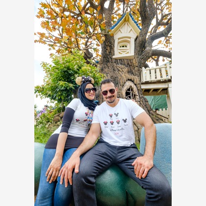 アトリエ　エピカ/清水　一哉が出張撮影したウォルトディズニーワールド, ショルダー, 植物などが写った「遊園地の冒険！」の家族写真