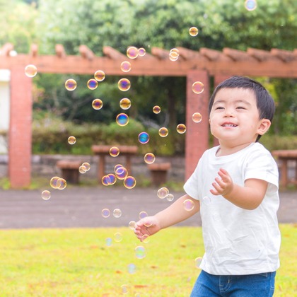 AXiS Photo Service 伊神 菜穂子が出張撮影したグレー, 虹彩, 赤ちゃん・幼児服が写った家族写真の出張撮影の写真