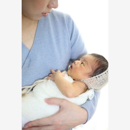 出張撮影HUG TIMEが撮影したニューボーンフォトの写真