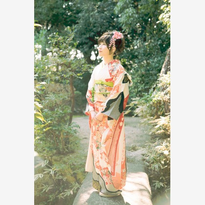 富岡 そよぎが出張撮影した「日本庭園、和室での成人式撮影」の家族写真