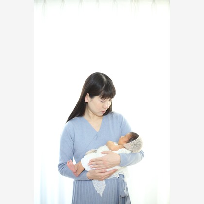 出張撮影HUG TIMEが撮影したニューボーンフォトの写真