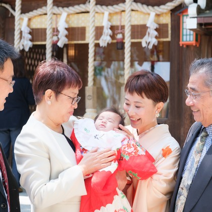 高夏写真店が出張撮影した「お宮参りの撮影」の家族写真
