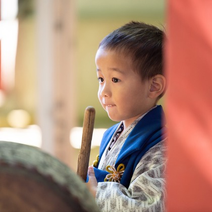 Takushi Yamamoto Photo Officeが出張撮影した「ポートレート」の家族写真