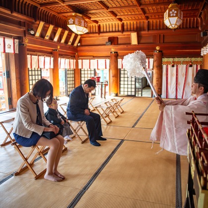 竹部 祐樹が出張撮影した防府天満宮, 足首, 人間の足などが写った「七五三＠防府天満宮」の家族写真