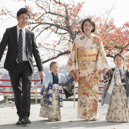 A&Y写真OFFICEが出張撮影したスリーブ, 楽しげ, 幼児が写った七五三フォトの写真