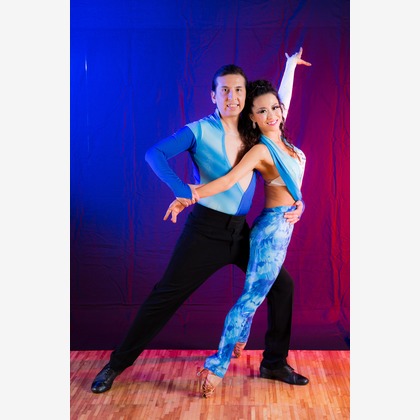 踊るカメラマンAKIRAが撮影したウェディングや家族、ビジネスの写真