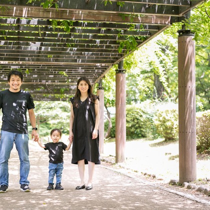 Yuki Shimada Photographyが出張撮影した家族写真, 植物学, お誕生日などが写った「お誕生日記念フォト」の家族写真