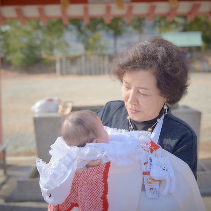 この写真は、出張撮影(家族写真(キッズ,ベビーフォト))のアルバム「ファミリー」にある写真の1枚で、家族写真(キッズ,ベビーフォト)などが写っています。<br>「ファミリー」では他にも:albumPhotoCount枚の家族写真を見ることができます。撮影者はEarth Creative Productsです。カメラマンのプロフィールページで、家族写真(キッズ,ベビーフォト)撮影の口コミやおすすめコメントを見ることができます。