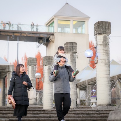 株式会社Neo-Smile 「locationbreeze」高橋 徹が出張撮影した臨江裁判所, Tooruokisan Zuigan Temple, フィクスチャなどが写った「記念写真」の家族写真