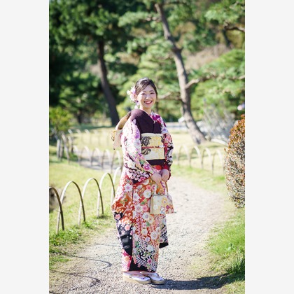 アトリエ　エピカ/清水　一哉が出張撮影した横浜イングリッシュガーデン, ストリートファッション, 自然の中の人々などが写った「成人前撮り　＠三渓園」の家族写真