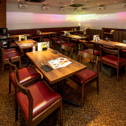 踊るカメラマンAKIRAが撮影したウェディングや家族、ビジネスの写真