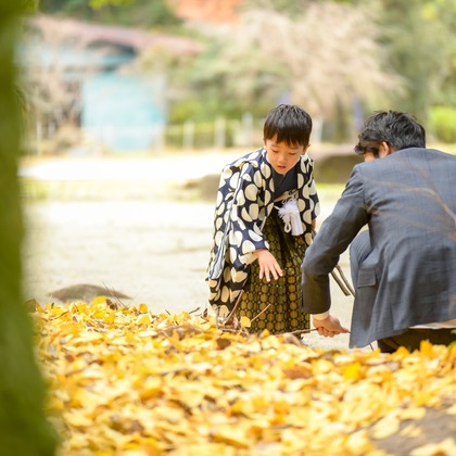 photograph K STYLEが出張撮影した「仲良し兄妹の七五三」の家族写真