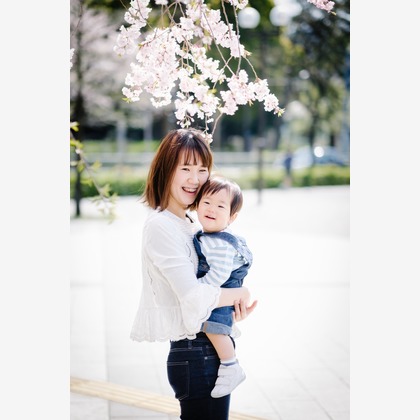 アトリエ　エピカ/清水　一哉が出張撮影した植物, 感情, レクリエーションなどが写った「桜フォト」の家族写真