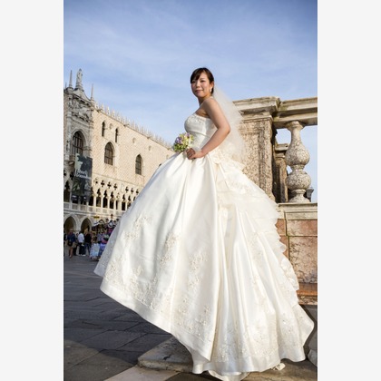 アジェンツィア・フォトグラフィカ・ミケランジェロが撮影した「:albumName」の写真