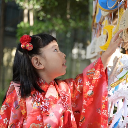 せおまさよが出張撮影したストリートファッション, ジェスチャー, 作りますなどが写った「出張撮影　七五三」の家族写真