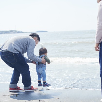 NISHIMURA AKINOBUが出張撮影した空, 赤, 青が写った家族写真(キッズ,ベビーフォト)の写真