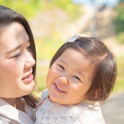 ゆのみふぉとが出張撮影したタンポポ, 分かち合う, ストリートファッションなどが写った「自然な姿や笑顔」の家族写真