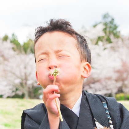 ゆのみふぉとが出張撮影したタンポポ, 分かち合う, ストリートファッションなどが写った「自然な姿や笑顔」の家族写真