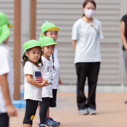 T.Matsumuraが出張撮影した甘いひよこ, 鍛冶池キャンプ場, ローラースポーツなどが写った「運動会（保育園）」の家族写真