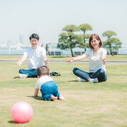 この写真は、出張撮影(家族写真(キッズ,ベビーフォト))のアルバム「ファミリーフォト@横浜」にある写真の1枚で、家族写真(キッズ,ベビーフォト)などが写っています。<br>「ファミリーフォト@横浜」では他にも:albumPhotoCount枚の家族写真を見ることができます。撮影者はHajime no Ai Photographyです。カメラマンのプロフィールページで、家族写真(キッズ,ベビーフォト)撮影の口コミやおすすめコメントを見ることができます。