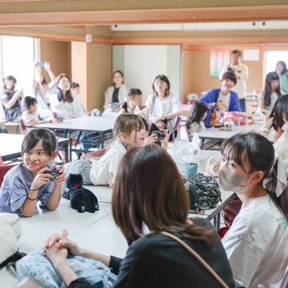 ちずカメラが撮影した「写真家　橘田龍馬さんの子供写真教室の様子」の写真