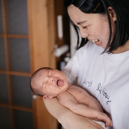 植村由理が出張撮影した多年生植物, 花粉, つま先などが写った「マリちゃん」の家族写真