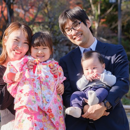 高夏写真店が出張撮影した「七五三の撮影」の家族写真