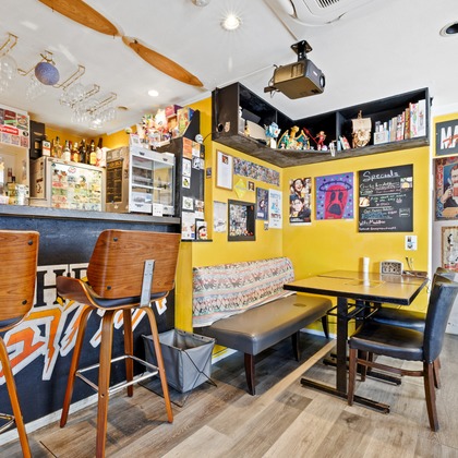 山内　信弥が撮影した「ブリティッシュパブ、タトゥースタジオ」の写真