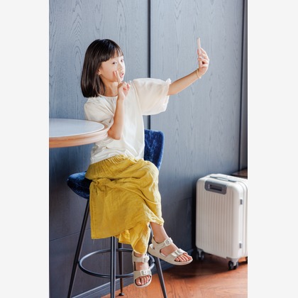 ちずカメラが出張撮影したワンピース, 荷物とバッグ, 赤ちゃん・幼児服などが写った「子供達」の家族写真