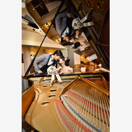 1978 ( Mille Neuf Cents Soixante-dix-huit) が撮影したウェディングや家族、ビジネスの写真