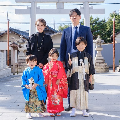 高夏写真店が出張撮影した「七五三の撮影」の家族写真