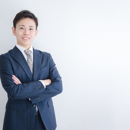 高木勇斗が出張撮影したグローブ, フラッシュ撮影, 家族一緒に写真を撮るなどが写った「様々な人物」の家族写真