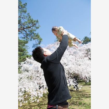 Fotocrossが出張撮影した食べるとホッとする料理, 下鴨神社, 食器が写った家族写真の出張撮影/七五三フォト/お宮参りの写真