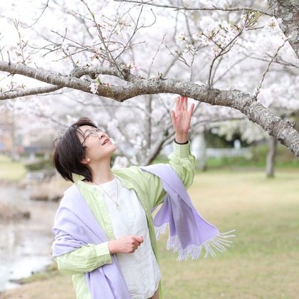 なかがわさとみが出張撮影した「桜と親子で記念撮影」の家族写真