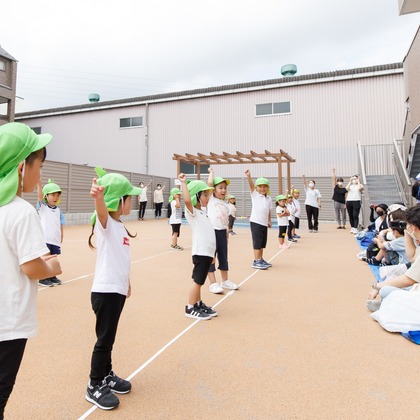 T.Matsumuraが出張撮影した甘いひよこ, 鍛冶池キャンプ場, ローラースポーツなどが写った「運動会（保育園）」の家族写真