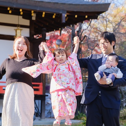 高夏写真店が出張撮影した「七五三の撮影」の家族写真
