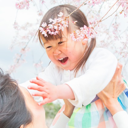 ゆのみふぉとが出張撮影したタンポポ, 分かち合う, ストリートファッションなどが写った「自然な姿や笑顔」の家族写真