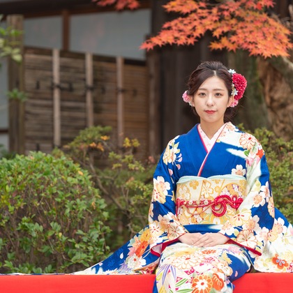 合同会社優希photoが出張撮影した成人式, 落葉, 着物が写った成人式撮影の写真