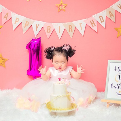 AXiS Photo Servise 藤井靖史が出張撮影したフラッシュ撮影, シャツ, ビーチの人々などが写った「一般出張撮影」の家族写真