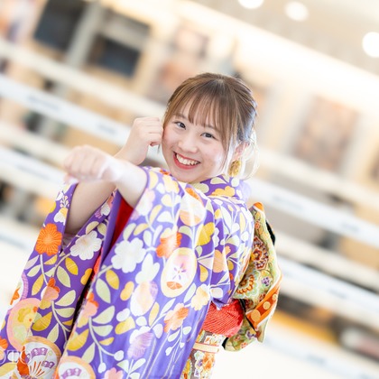 大森光太郎・K-PHOTOが出張撮影したYokohama Ukai-Tei, バトリョハウス, スポーツ会場などが写った「成人式撮影」の家族写真