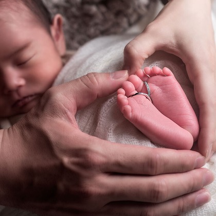 AXiS Photo Servise 藤井靖史が出張撮影したシャツ, ビーチの人々, 自然の中の人々が写ったニューボーンフォトの写真