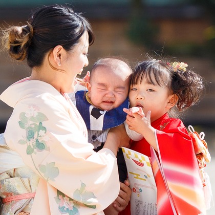 中井企画が出張撮影したネクタイ, フラッシュ撮影, ストリートファッションなどが写った「七五三(奈良)」の家族写真