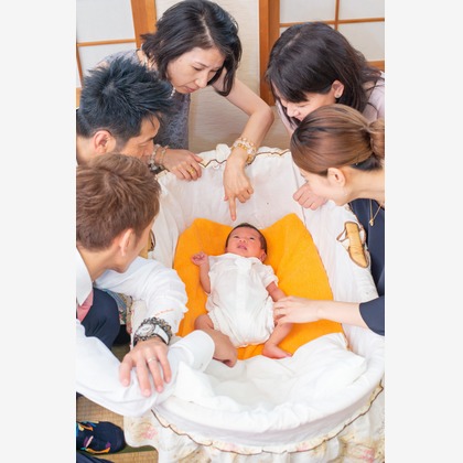 竹部 祐樹が出張撮影した誕生, 慰め, パーティーなどが写った「お宮参り＠唐津神社」の家族写真