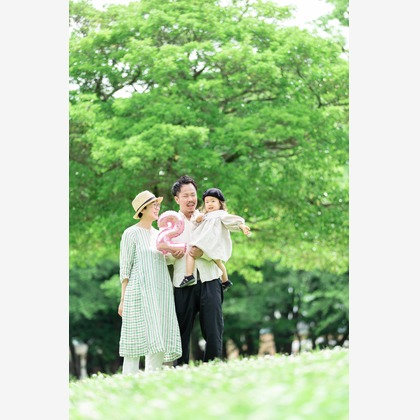 Chihiro Photographyが出張撮影した「2歳バースデーフォト 【名城公園】」の家族写真