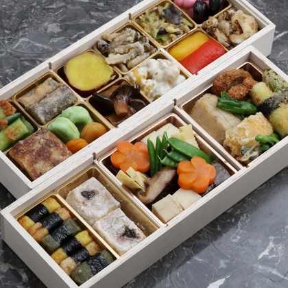 森安　照が撮影したウェディングや家族、ビジネスの写真